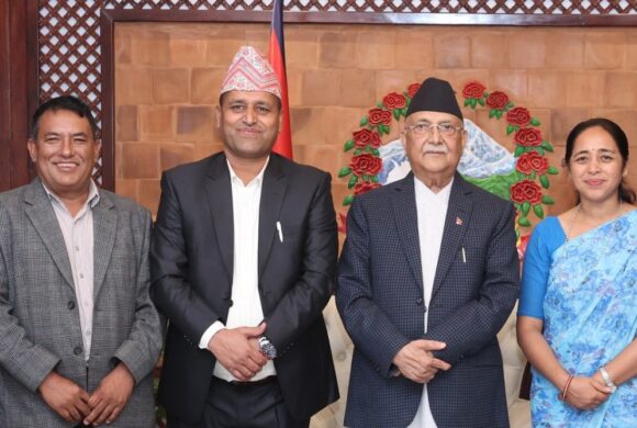 सम्माननीय प्रधानमन्त्री ज्यूलाई सामुदायिक वन उपभोक्ता महासंघ नेपालको नवौं संघिय परिषद्को प्रमूख अतिथीको लागि निम्ता दिन साथै सामुदायिक वनका सवालमा गम्भिर छलफल