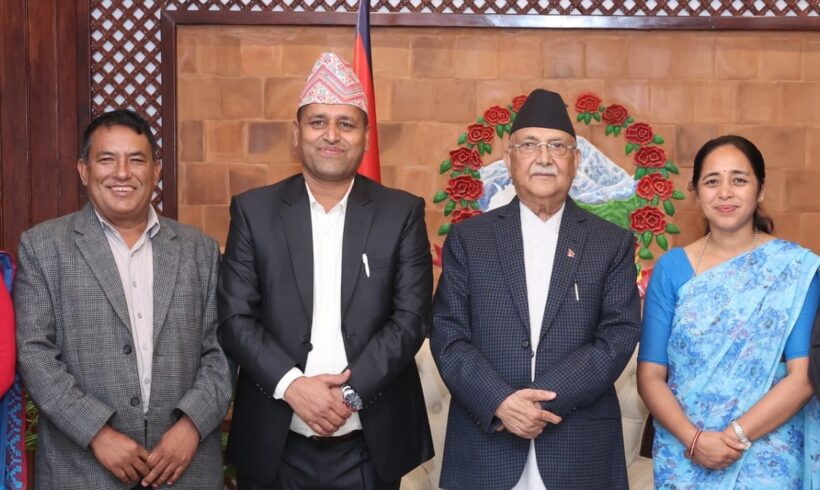 सम्माननीय प्रधानमन्त्री ज्यूलाई सामुदायिक वन उपभोक्ता महासंघ नेपालको नवौं संघिय परिषद्को प्रमूख अतिथीको लागि निम्ता दिन साथै सामुदायिक वनका सवालमा गम्भिर छलफल सम्माननीय प्रधानमन्त्री ज्यूलाई सामुदायिक वन उपभोक्ता महासंघ नेपालको नवौं संघिय परिषद्को प्रमूख अतिथीको लागि निम्ता दिन साथै सामुदायिक वनका सवालमा गम्भिर छलफल